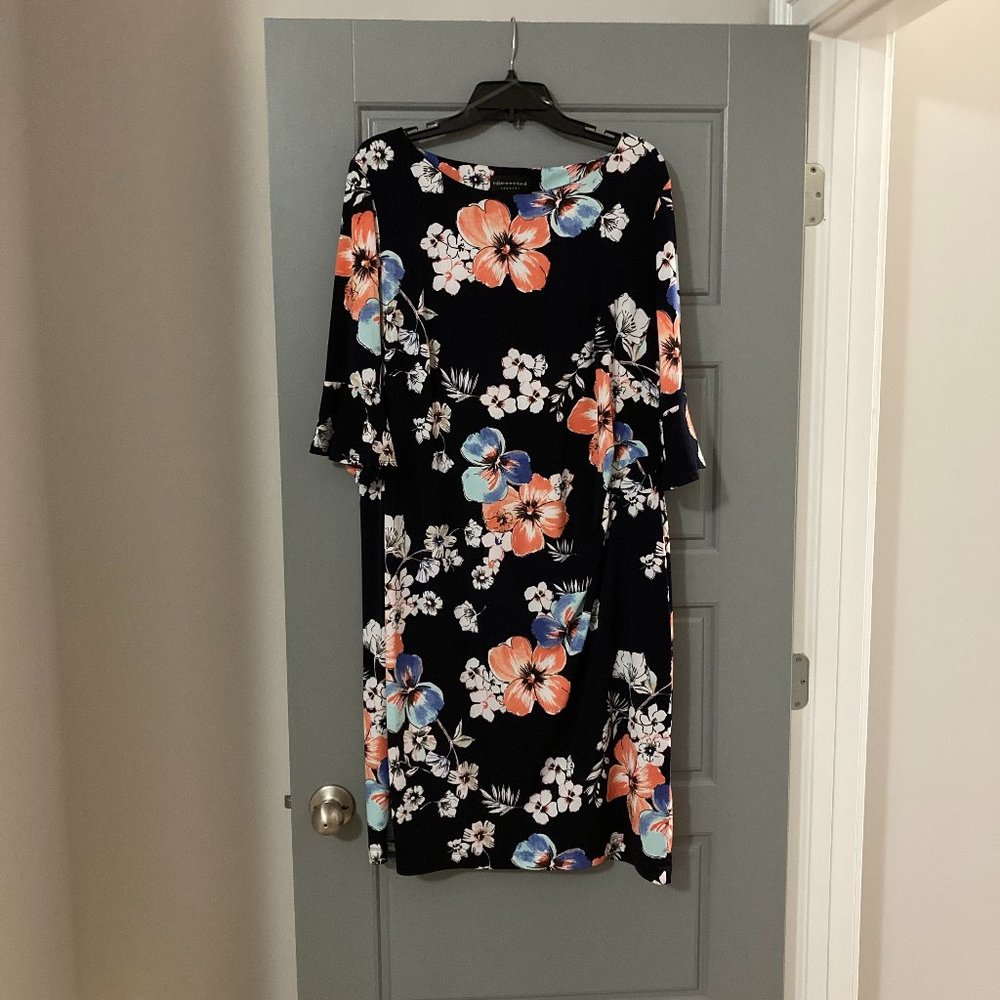 Connected Apparel 18w Women Navy Blue Dress w/ Floral Design Print